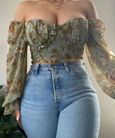 Soft Woman Outfit, How To Style Mid Size Women, Mid Size Casual Outfits, Tops For Big Chest, Medium Sized Women Outfits, Trending Outfits 2024, Outfits For Large Busted Women, Tops For Big Busted Women, Trendy Plus Size Outfits Summer