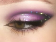 Purple Makeup Looks Euphoria, Purple Glitter Hair, Purple Makeup Eyeshadow, Lavender Makeup Aesthetic, Space Makeup Aesthetic, Iridescent Makeup Looks Prom, Purple Makeup Looks With Rhinestones, Purple Star Makeup, Euphoria Purple Makeup