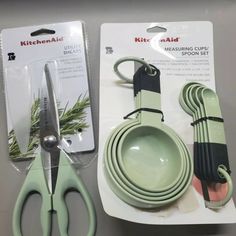 Kitchenaid Pistachio Green Measuring Cups And Spoons Set and utility shears Sage Green Kitchen Accessories, Kitchenaid Pistachio, Kitchenaid Pasta Maker, Gold Kitchen Utensils, Kitchenaid Kitchen, Sage Green Kitchen, Green Apartment, Measuring Cups And Spoons