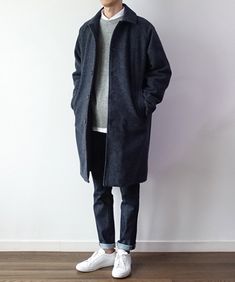 Coat With Sneakers Outfit, Japan Style Man, Well Dressed Man, Minimalist Moda, Minimalist Fashion Men, Men Fashion Casual Outfits, Streetwear Men Outfits, Well Dressed Men