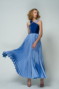 Bibhu Mohapatra Resort 2015 - Slideshow Bibhu Mohapatra, Pleated Fashion, Pleated Skirt Dress, Aqua Dress, Silk Gown, Music Fashion, 2015 Fashion, Couture Collection, Beautiful Gowns