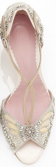 ♥ The Emmy London Francesca Bridal Shoe - In the USA Cheap Basketball Shoes, Bridal Shoe, Gorgeous Shoes, Fabulous Shoes, Vintage Glamour, Mellow Yellow, Crazy Shoes, Dream Shoes, Shoe Obsession