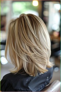 dyson dysonairwrap curlyhair Medium Blonde Hair With Brown Highlights, Hair Color For 60 Year Old Women, Blonde Hair Highlights And Lowlights, Choppy Bob For Thick Hair, Blonde Hair Strawberry, Layers Tutorial, Butterfly Bob, Strawberry Caramel, Easy Short Hair