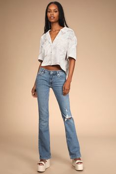 The Best Flare Jeans Outfit Ideas You'll Obsess Over 2000s Flare Jeans, Button Down Outfit, 2000s Fashion Trends