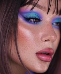 Eyeshadow Makeup Looks, Crazy Eyeshadow, Summer Eye Makeup, Crease Makeup, Vibrant Makeup, Bright Eye Makeup, Bright Eyeshadow, Cherry Lips