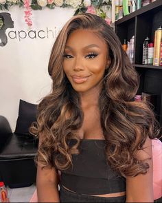 balayage wig. blonde highlights. large curls. side part. lip combo. black girl. cut crease. smoky eye. soft brows. Hair Color For Dark Skin, Blonde Body Wave, Rambut Brunette, Honey Brown Hair, Long Hair Wigs, Glueless Wigs, Hair Color Balayage, Hair Inspiration Color, Hair Inspo Color