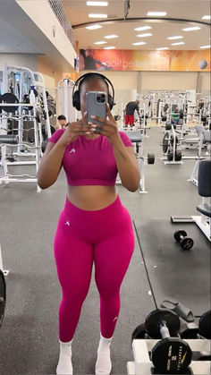 Pamela Reif Workout Plan, Summer Workout Outfits, Gymwear Outfits, Bodysuit Outfit, Cute Workout Outfits, Fitness Wear Outfits, Cute Gym Outfits, Comfy Sweatpants, Gym Workout Outfits