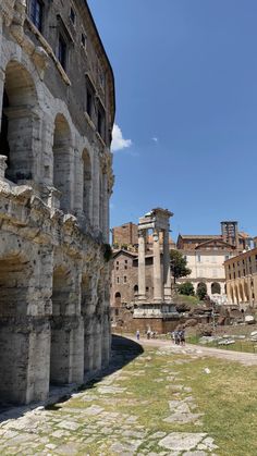 the ruins of an ancient roman city