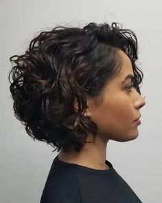 Short Curly Professional Hairstyles, Short Hair Cuts For Women Curly Natural, Short Curly Bob Hairstyles Over 50, Curly Aline Bob, Short Haircut For Wavy Hair Round Face, French Curly Bob, Bob Cut For Curly Hair, Shorter Curly Haircuts, Layered Curly Bob Hairstyles