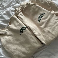 Set Is No Longer Sold Online And Discontinued. Cream Color, Heavy Sweatshirt Material. Sweatshirt Is Size Large. Sweats Are Size Small. In Perfect Condition. No Stains. Will Sell Separately If Needed. Chamberlain Coffee, Sweat Set, Embroidered Sweatshirts, Selling Online, Cream Color, Sweaters For Women, Cream, Coffee, Sweatshirts