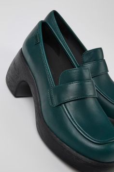 Thelma Green Formal Shoes for Women - Spring/Summer collection - Camper USA Green Leather Heels With Cushioned Footbed, Green Formal Shoes, Formal Shoes For Women, Corporate Girly, Strong Feminine, Camper Shoes, Ballerina Shoes Flats, Fall Winter Wardrobe, Shoes Heels Wedges