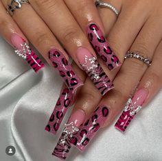 2000s Nails Inspiration, Y2k Nails Trashy, Chunky Y2k Nails, Cute 2000s Nails, Y2k Bling Nails, Juicy Couture Nails, 2000 Inspired Nails, Bratz Nails Acrylic