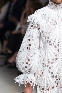 Zimmerman Dress, Dress Runway, Fashion Week Spring 2020, Lace Outfit, Runway Dresses, Dresses 2020, Luxury Collection, Newborn Dresses, Lace Fashion