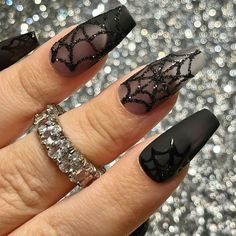 Dead Nails Design, Greyscale Nails, Matte Black Halloween Nails, Matte Glitter Nails, Glitter Halloween Nails, Spider Queen, Witchy Nails, Queen Nails