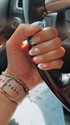 4th Of July Nails Almond Shape Simple, Cute Nails Summer Almond, Summer Gel Nails Ideas Fun 4th Of July, Short Almond Acrylic Nails 4th Of July, Summer White Nails Ideas, 4th Of July Nails Almond Short, Red White And Blue Aura Nails, Simple Memorial Day Nail Designs, Cute June Nails