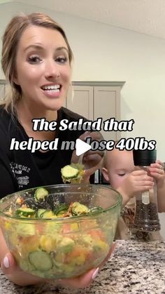 Haley Hogan on Instagram: "The salad the helped me lose 40lbs after I had a baby!   3 mini cucumbers  2 tomatoes  1 bell peppers  1 avacado  1 garlic clove Garlic powder Salt & Pepper   #weightloss #postpartumweightloss #healthyrecipes #healthyfood #healthylifestyle #healthyeating #healthy" Bell Pepper Sandwich Vegetarian, Crudite Lunch Ideas, Meal Salads Recipes Healthy, Ww Salad Ideas, Delicious Salad Recipes Healthy, Salad And Go, Yummy Cucumber Recipes, Healthy At 40, Losing Weight With Salads