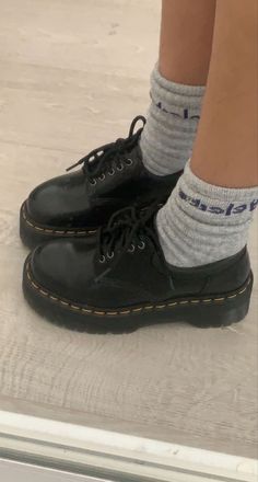 Short Martens, Doc Marten Sneakers, Black Docs, Low Top Docs, Doc Martens Low Platform, Fall Shoes Aesthetic, Short Doc Martens, Doc Martin Shoes, Low Top Platform Docs