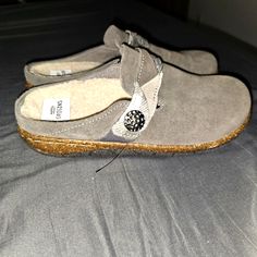 Nwot! Earth Orgins Size 7 Nice Thick Insoles Mule Clogs, Mules Shoes, Clogs, Size 7, Women Shoes, Grey, The Originals, Women Shopping, Color