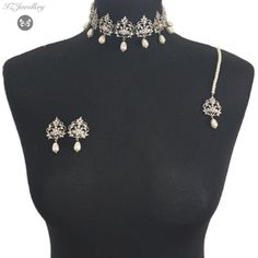 Elegant engagement bride Jewellery set. Set includes- Earrings  Necklace  Tikka Pakistani Bridal Jewelry, Indian Choker, Bride Jewelry Set, Jewelry Pakistani, Pakistani Jewelry, Jewelry Tags, Jewelry Pearl, Jewelry Indian, Pakistani Bridal