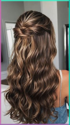 HOW TO DO A MESSY BUN WITH THIN HAIR - HERE IS HOW TO DO A MESSY BUN HAIRSTYLE. Hair Do Waves Hairstyles, Hair Braid For Wedding, Wavy Hairstyle Wedding, Bridesmaid Wavy Hairstyles, Hairstyle Ideas For Bridesmaids, Western Bridesmaid Hairstyles, Curly Wedding Hairstyles All Down, Bridesmaid Hair Long Hair, Long Wavy Wedding Hairstyles