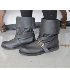 Classic Black With Gold Buckle, Renboots Was Founded 20 Years Ago To Provide Quality Leather Products To The Renaissance World. These Are In Excellent Condition, Mens Size 10 Magellan Shoes, Leather Products, Leather Ankle Boots, 20 Years, Classic Black, Ankle Boot, Men's Shoes, Shoe Boots, Size 10