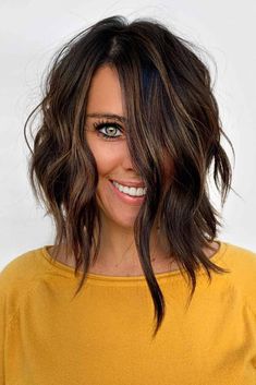 Pelo Bob Ondulado, Grey Balayage, Short Brunette Hair, Blonde Balayage Highlights, Short Ombre Hair, Short Dark Hair, Thick Wavy Hair, Hair Color Caramel, Balayage Blonde