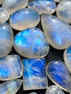 blue and white stones are arranged on top of each other