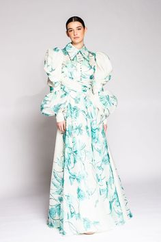 Her Trove - Exaggerated puff sleeves printed dress Tweed Crop Top, Isabel Sanchis, Dress With Puffy Sleeves, Velvet Gown, Midi Dress Style, Long Midi Dress, Crop Top Skirt, Tulle Gown, Printed Shirt Dress