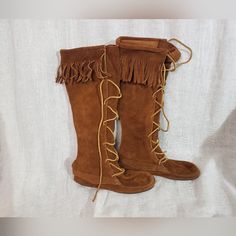 Minnetonka Knee High Lace-Up Brown Leather Moccasin Boots, Size 6! Never Worn, Like New! No Box However. All Offers Welcome! Leather Lace-up Moccasins For Festivals, Festival Leather Lace-up Moccasins, Festival Lace-up Leather Moccasins, Festival Suede Boots, Western Moccasins With Rubber Sole For Fall, Brown Suede Moccasins With Fringe, Western Leather Moccasins For Festival, Western Style Leather Moccasins For Festivals, Western Style Closed Toe Moccasins For Fall