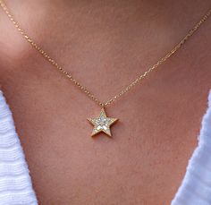 Baguette Diamond Star Necklace Solid Gold, Diamond Star Celestial Pendant, Delicate Star Charm Pendant, Best Friend Diamond Necklace 14k Pendant Width: 1.2 cm (0.46 inches) Pendant Height: 1.2 cm (0.46 inches) Stone: Diamond Carat: 0,10 ct Diamond ( Baguette Diamond 0,06 ct- Round Diamond 0,04 ct ) Color: G - F color Cut & Clarity: VS - SI Metal: 14k Solid Gold Polish: Shinny Chain length is made to order. you may choose your desired length in the drop down menu. Available in 15, 16, 17, 18, 19, Pendant Delicate, Celestial Pendant, Star Celestial, Diamond Star Necklace, Diamond Baguette, Diamond Star, Gold Polish, Baguette Diamond, Star Charms