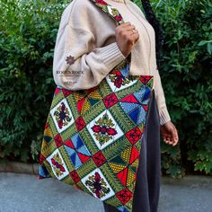 𝐓𝐨𝐭𝐞 𝐁𝐚𝐠 This gorgeous African Print Tote Bag/Shopper is modern, stylish, eco-friendly, durable, reusable and handcrafted with 100 % quality cotton fabric.  Keep this multifunctional Tote Bag in your handbag at all times to prevent you from constantly purchasing plastic bags at the store, take it to the park packed with toys, books etc for the kids or match this long strapped, roomy Tote Bag with your outfit and wear over the shoulder to carry your daily items. The reusable Tote Bag is li Ankara Tote Bag, African Bag, Ankara Fabric, Bag Canvas, Plastic Bags, Market Bag, Print Tote, Printed Tote Bags, African Print