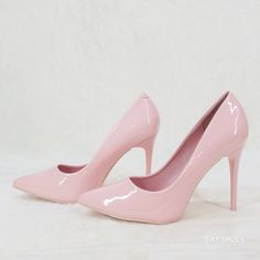 Pink Patent 4" High Heel Pumps Pointy Toe With A Cushioned Foot-Bed Matching Colored Sole To Finish Brand New And Runs True To Size Heels Baby Pink, Baby Pink Pumps, Elegant Pink Heels, Classy Elegant Shoes, Small Pink Heels, Size 4 Heels, Pale Pink Shoes, Pink Formal Heels, Light Pink Heels Prom