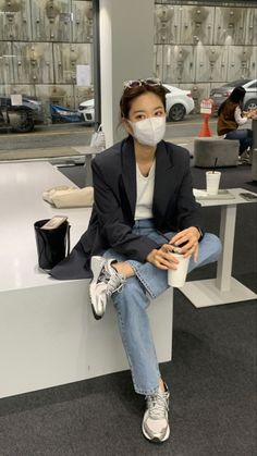 Biege Outfits, Korean Office Outfit, Jeans Outfit Fall, Japan Outfit, Look Formal, Mode Casual, Mode Inspo, 가을 패션