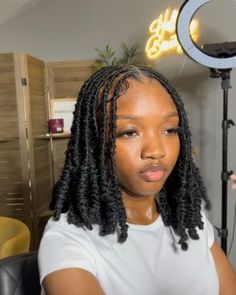 𝐎𝐫𝐥𝐚𝐧𝐝𝐨, 𝐅𝐥 | APRIL BOOKINGS OPEN 🗓️! on Instagram: "i don’t think i’ll get over this style 😍😍.  style : barrel bob x soft locs   Reminder to click the link in my bio to book your next appointment   @becksbeautymark_  @becksbeautymark_  @becksbeautymark_   Thank you for all support in advance🫶🏾  Orlando, FL. (Near Hunter Creek)  #orlandobraidhairstyle #orlandowiginstall #orlandofrontals #thingstodoinorlando #orlandobraider #orlandohairstylists #ucfhairstylist #downtownorlando #vacayhairstyles #tampahairstylist #orlandomua #orlandosoftlocs #orlandobraiders #orlandohairstylist #kissimeehairstylist #poinicanahairstylist #atlhairstylists #butterflylocsorlando #becksbeautymark #boholocs #famuhairstylist  #orlandoknotlessbraids #miamisoftlocs #protectivestyles #tallahasseehairstyli Boho Soft Locs Bob With Barrel Ends, Soft Loc Barrel Bob, Faux Locs With Barrel Ends, Soft Locs Barrel Ends, Short Soft Locs With Barrel Ends, Soft Loc Barrel Twist, Bob Length Soft Locs, Locs Bob Hairstyles For Women, Soft Loc Bob With Barrel Ends