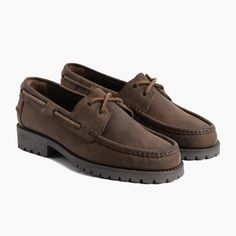 Brown Loafers Men, Dr Martens Loafers, Loafers Men Outfit, Mens Slip On Loafers, Thursday Boots, Smart Casual Wear, Mens Leather Sandals, Brown Loafers, Classic Man