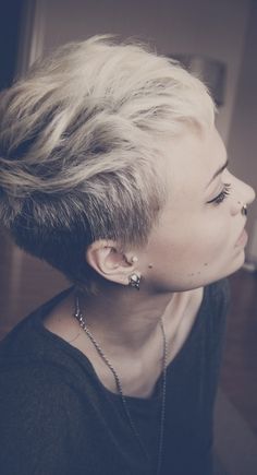 honestly one of the only people who can pull off short hair and an undercut, it looks really nice Pixie Undercut, Wedge Haircut, Short Shaved Hairstyles, Curly Pixie, Pixie Hair, Sassy Hair, Best Short Haircuts, Shaved Sides