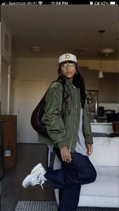 Casual Urban Outfits Women, Classy Tomboy Outfits, Tomboy Style Winter, Tomboy Outfits Winter, Tomboy Baddie, Urban Street Style Women, Black Tomboy, Tomboy Street Style, Jacket Outfit Women