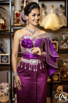 khmer wedding costume Cambodian Dress, African Party Dresses, Best African Dresses, Pattern Dress Women, African Fashion Ankara, Khmer Wedding, Wedding Costume, African Fashion Women Clothing, Indian Bridal Outfits