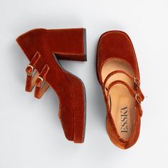 Burnt Orange Boots, 70s Style Shoes, Burnt Orange Heels, 70s Heels, Orange Clothes, Orange Outfits, 70s Shoes, Comfy Heels, Orange Heels