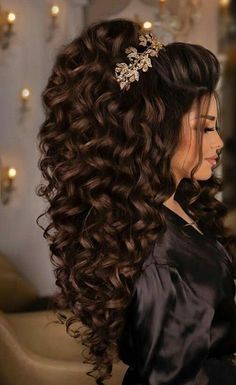 Curly Wedding Hair With Headband, Big Wedding Hair Half Up, Classy Hair, Hairstyles With Crown, Quince Hairstyles With Crown, Bridal Hair Buns, Quinceanera Hairstyles, Bridal Hair Inspiration