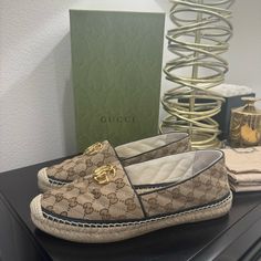 Great Condition Gucci Gg Marmont Matelasse, Shoes Gucci, Gucci Gg Marmont, Gg Marmont, Espadrille Shoes, Gucci Shoes, Tan Brown, Espadrilles, Size 12