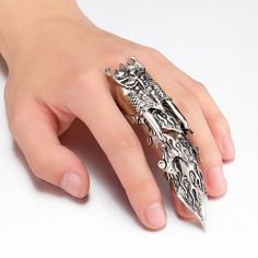 steampunk finger armor on hand Silver Jewelry Accessories, Long Ring, Dragon Ring, Dragon Jewelry, Big Rings, Rings Jewelry Fashion, Mens Accessories Jewelry, Men's Jewelry Rings, Steampunk Fashion