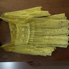 Ladies 2pc Blouse Ensemble - Lace W/Matching Tank - Fluted Sleeves - Gold - Sz Xl - Nwot- $20 Sheer Long Sleeve Summer Sets, Sheer Long Sleeve Sets For Summer, Yellow Lace Tops For Summer, Fluted Sleeves, Women's Style, Top Blouse, Blouses, Womens Tops, Lace