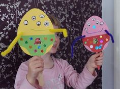 craftingcherubsblog | Aliens Love Underpants Craft. Toddler Group Craft. Alien Puppet Toddler Craft. World Book Day Alien Puppet, Eyfs Space, Library Bus, Craft Toddler, Story Sacks, Space Play, Glow Crafts, Oak Room, Alien Crafts