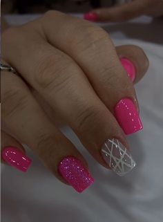 Fun Nails 2024, Fiusha Nails, Pink And Purple Nails Designs, Glittery Nails, Fancy Nails Designs, Glitter Gel Nails, Work Nails, Cute Gel Nails, Short Acrylic Nails Designs