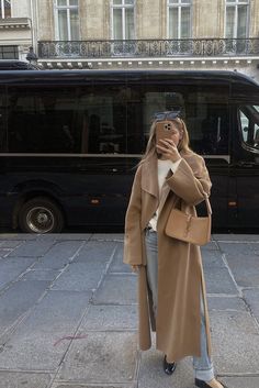 Call Outfits 2024, Prague In October Outfits, Camel Winter Coat Outfit, Paris Outfits October, Camel Color Outfits, Peacoat Outfit, Autumn Ootd, Camel Outfit