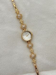 Vintage Gold Womens Dainty Watch Small Face # Vintage Gold Watch Women, Vintage Watches Women Classy, Dainty Watches For Women, Vintage Watch Women, Dainty Watches, Dainty Watch, Vintage Gold Watch, Vintage Watches Women, Small Face