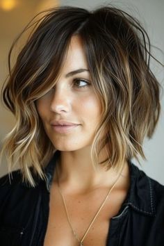 Bobs With Balayage, Shaggy Lob Balayage, Shoulder Length Hair Fall 2024, Long Messy Bob Hairstyles, Shag Thick Wavy Hair, Long Shaggy Bob Hairstyles, Brunette Balayage Hair Chin Length, Short Edgy Bob Haircuts, Messy Angled Bob