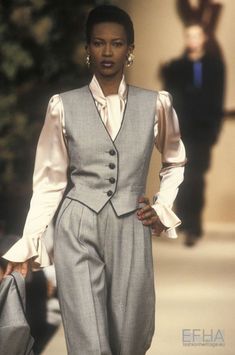 #YSL #Fall1993Couture #Fashionshow #Supermodels90s Mode Chanel, Original Supermodels, Queer Fashion, Vintage Suits, Inspiration Mode, Lookbook Outfits