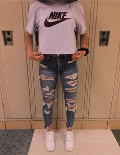 Cute Ripped Jeans, Ripped Jeans Outfit, Cool Summer Outfits, Shirts For Teens